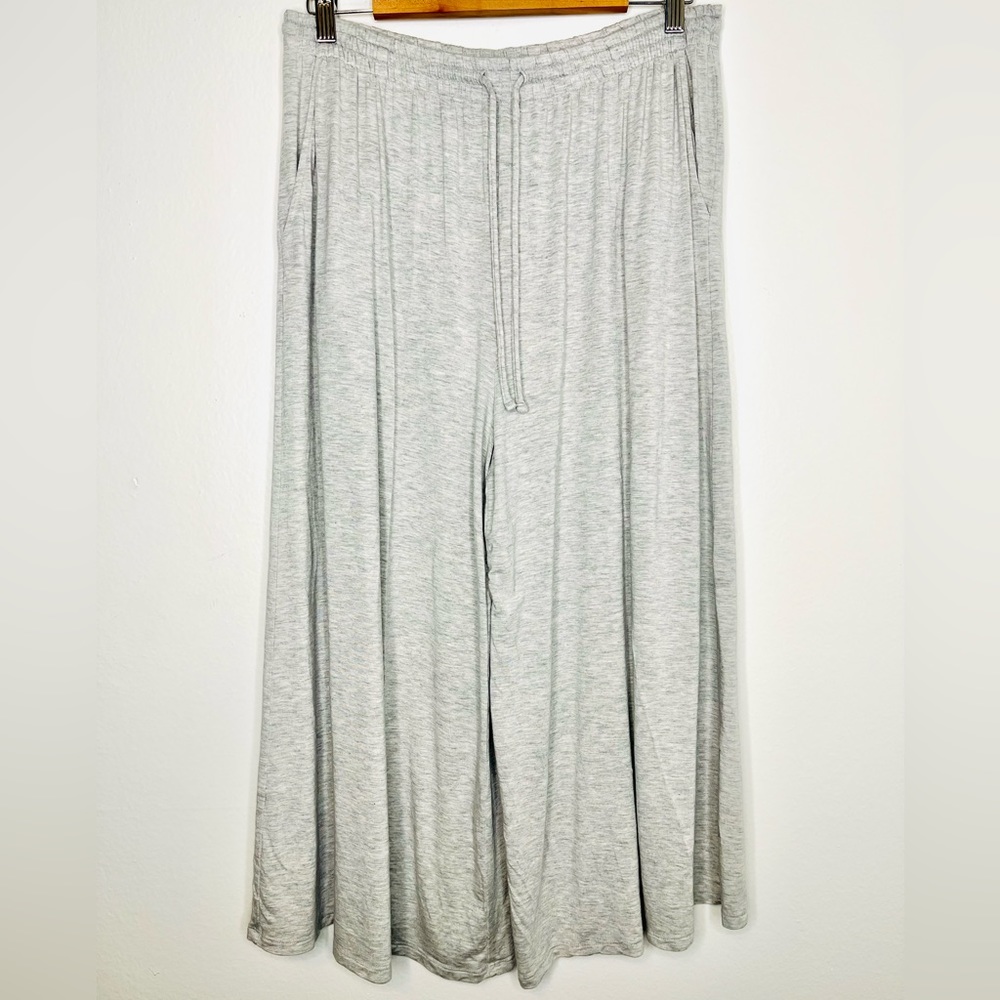 Athleta Light Grey Wide Leg Crop Pant